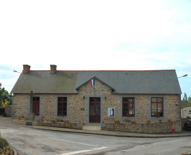 La mairie-école ; Vue générale ; La mairie-école