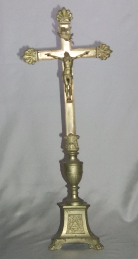Croix d'autel