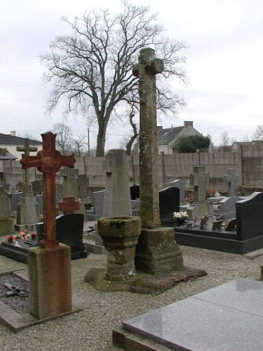 Vue générale ; Croix de cimetière