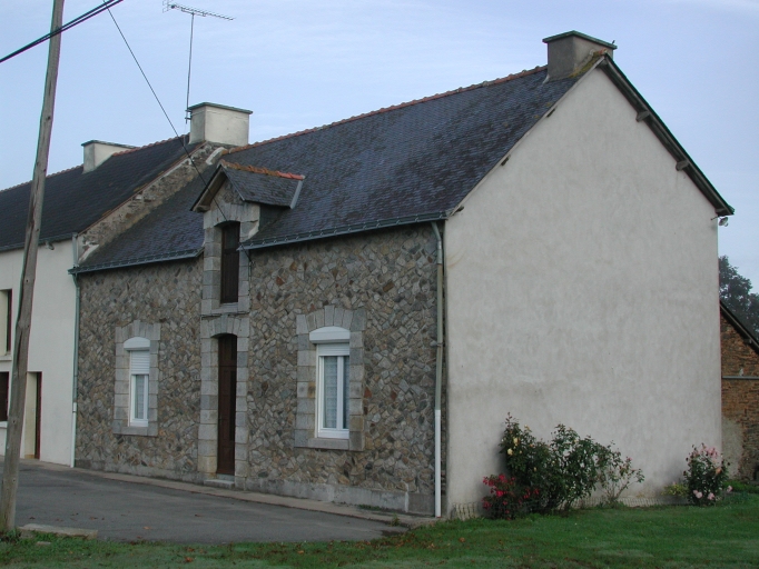 Le logis : vue générale sud-est