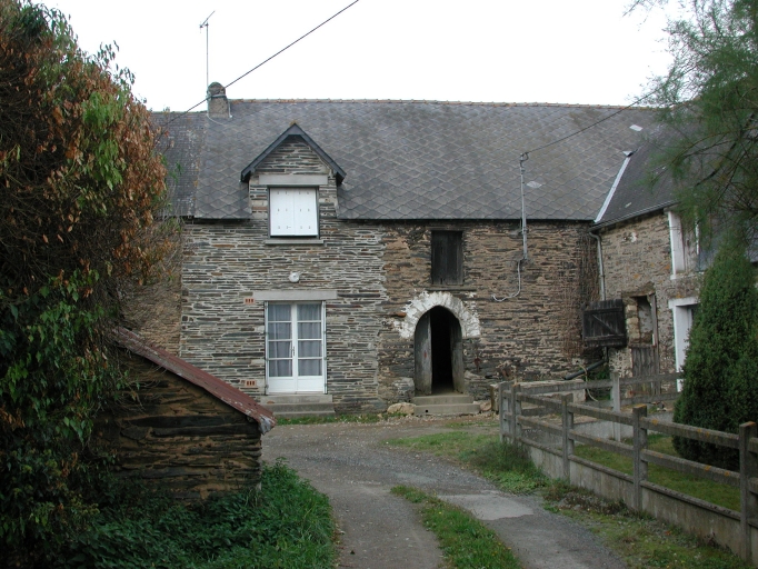 Partie Est ; vue partielle sud