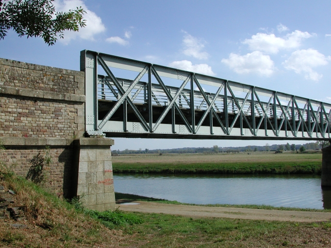 Vue partielle nord ouest ; Pont de l'Ilette
