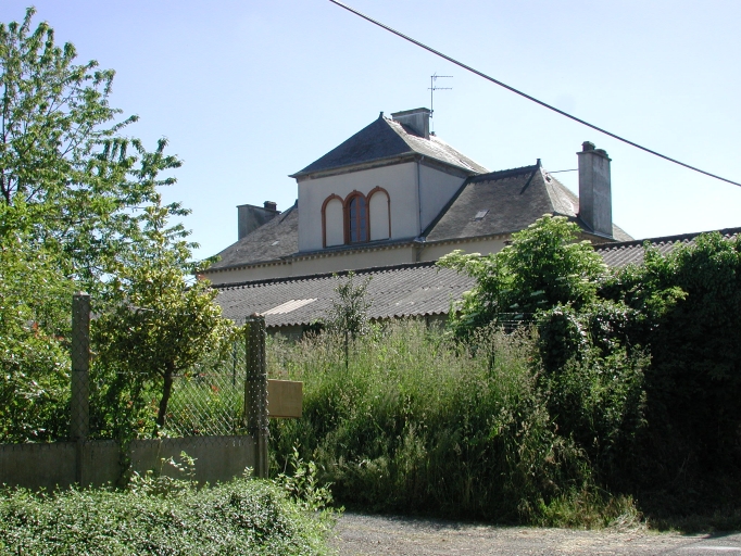 Vue générale arrière de la maison dite château de la Vizeule ; Vue générale de la façade postérieure