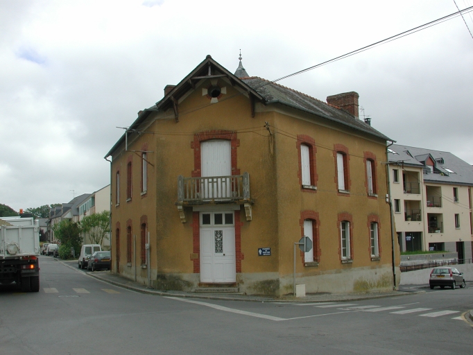 Vue générale ; Maison, rue Brocéliande et rue Alphonse Milon