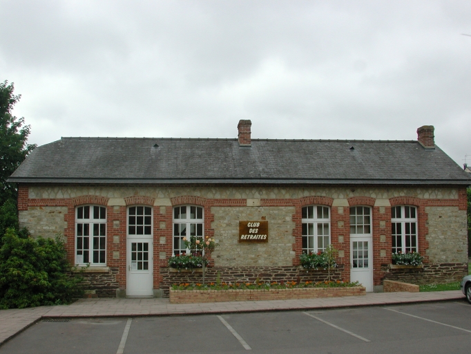 Vue générale ; Ecole des filles, rue de Chateaubriand