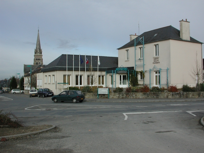 Vue de situation de la mairie ; Vue générale