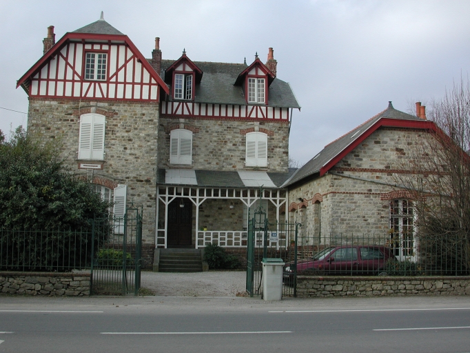 Route de Saint-Malo, maison de notable dans le style villa balnéaire ; Vue générale ; Route de Saint-Malo, maison de notable dans le style villa balnéaire