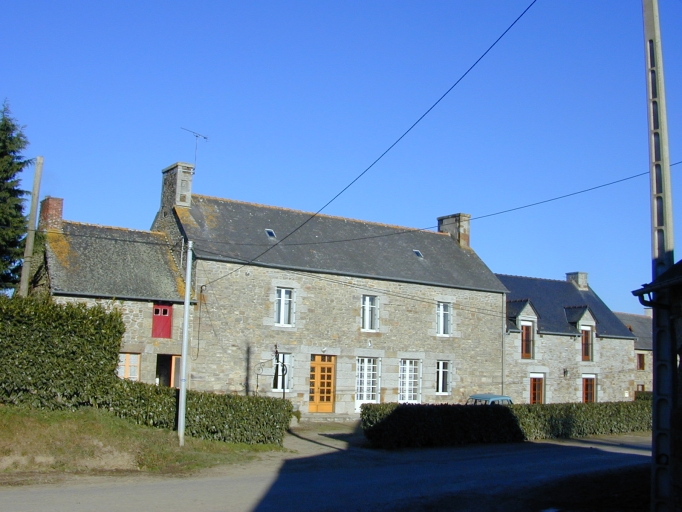 Vue de situation sud-est ; La Croix, grand logis de ferme bâti en 1871 : vue générale sud-est