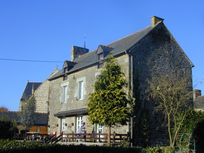 Le logis : vue générale sud-est