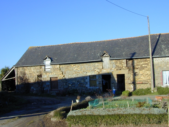 Anciens logis : vue générale sud-est