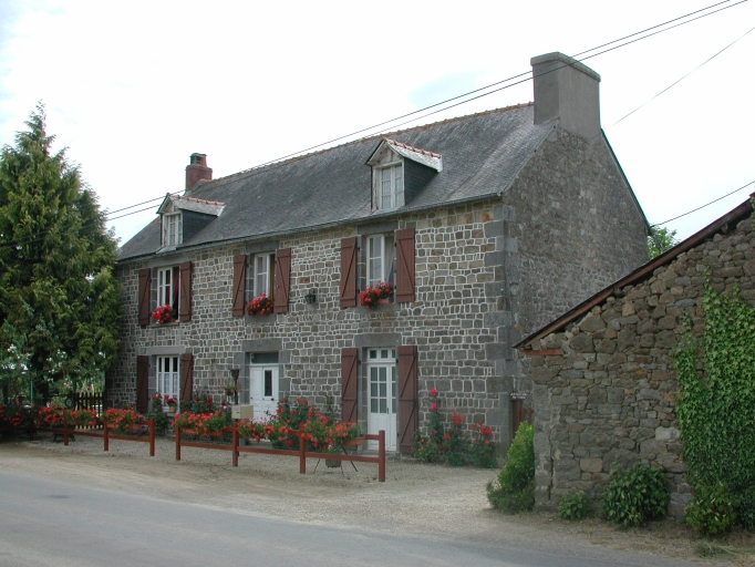 Vue générale est ; La Gaudichère