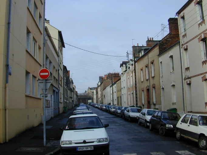 Rue Le Chapelier vers l'ouest