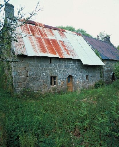 Vue générale sud-ouest ; Kerivalain, ferme, vue générale sud-ouest.