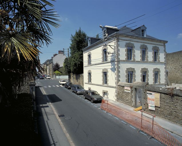 Vue générale prise du sud-est. ; Vue générale en cours de restaurationn (2001).