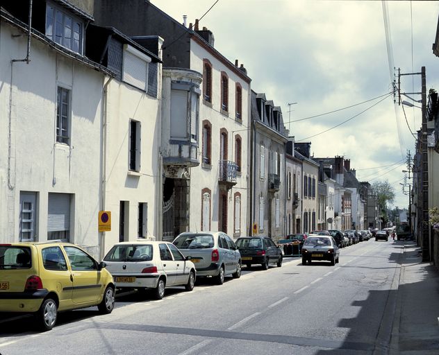 Vue de situation. ; Vue de situation. ; Vue de situation. ; Vue de situation ; Vue de situation. ; Vue générale du côté est de la rue. ; Partie sud, vue de situation dans le rue. ; Vue de situation. ; Rue Jeanne d'Arc, vue générale vers le sud.