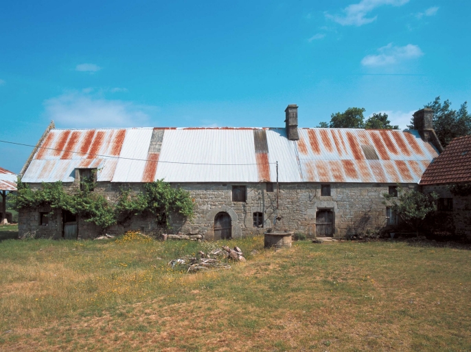 Vue générale sud-ouest ; Kernizan, alignement, vue générale sud-ouest.