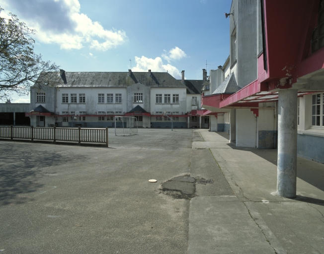 Aile sud, élévation nord sur cour