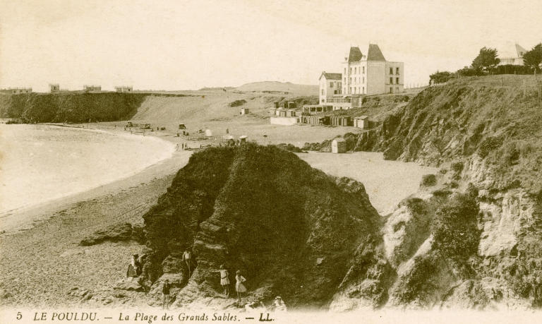 La plage des Grands Sables et la dune, vue vers l'ouest. Carte postale, vers 1900 (coll. part.)