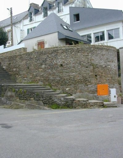 Quai ouest, ancien bureau de douane