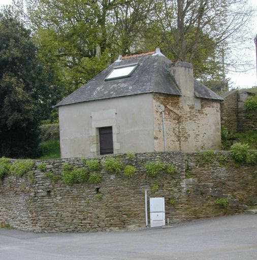 Quai ouest, ancien bureau de douane
