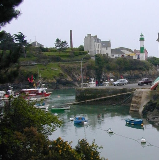 Vue générale prise depuis l'anse de Kersimon