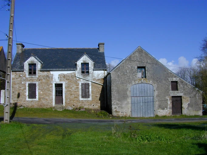 Doëlan-La Grange, logis (vers 1920) et grange (fin 19e siècle) (Cad. AO 170)