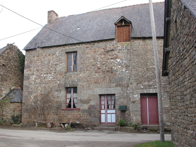 Façade antérieure, partie gauche ; La Fachelière, logis daté 1709