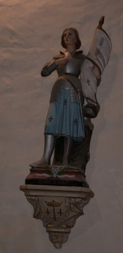 Statue sur culot : sainte Jeanne d'Arc