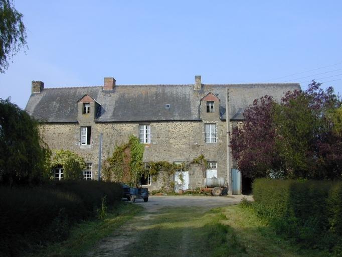 Vue de situation sud-ouest ; Manoir, les Champs Bulants - Vue de situation sud-ouest