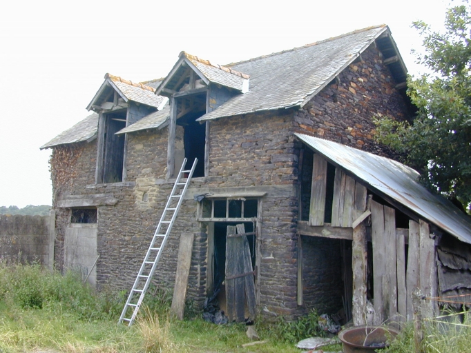 Vue générale nord-ouest ; La Ridelerais, étable à chevaux