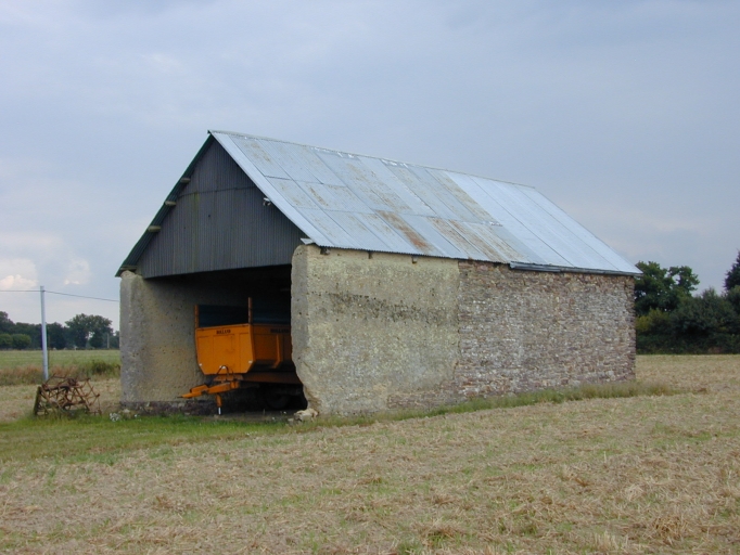 Vue générale nord-ouest ; Le Désert, grange-remise en terre édifiée au milieu du 19e siècle