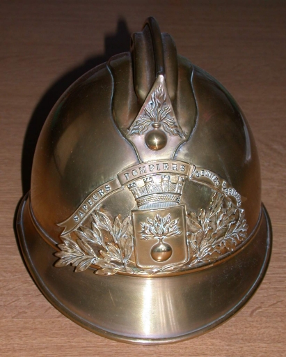 Casque de pompier : vue de face