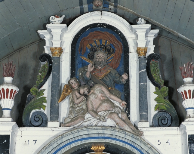 Groupe sculpté : Pitié du Père ornant la niche supérieure