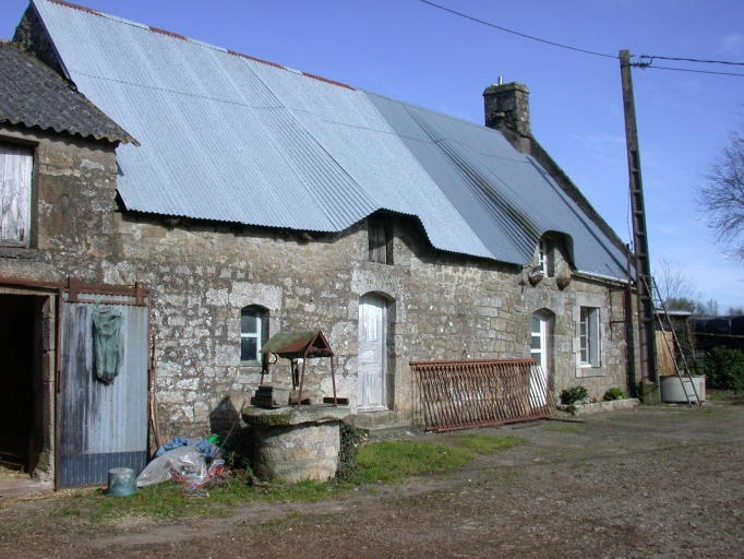 Vue générale ; Saint-Guen, ferme du 2e quart du 19e siècle, vue générale