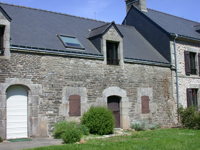 Premier logis, élévation sud.