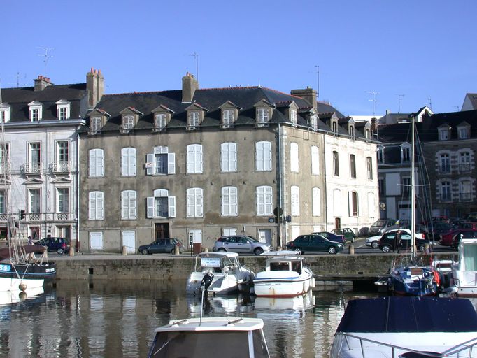 Vue générale sud-ouest. ; Hôtel Bourdonnaye, 7 place Gambetta.