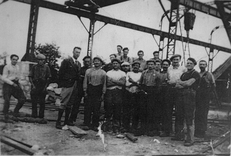 Ouvriers de la carrière Rioche (1938).