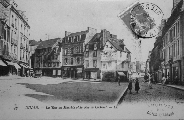 Carte postale ancienne (1908). Usine Bameulle, Place du Marchix (extrémité gauche).
