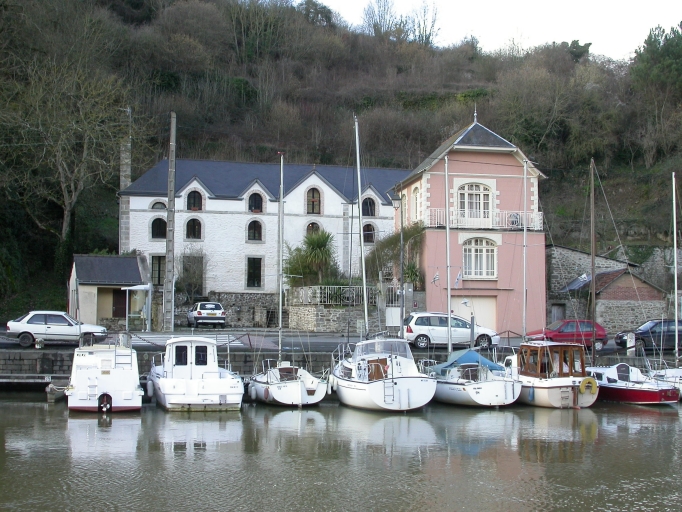 Vue générale est, rive opposée du canal d'Ille-et-Rance.
