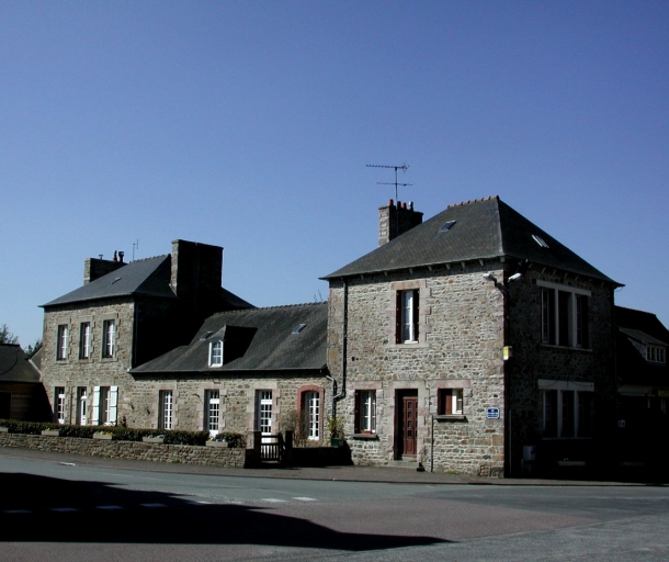 Planguenoual, le Bourg. Vue générale de l'ancienne école des garçons (Armand Beuscher, architecte) ; Planguenoual, le Bourg. Vue générale de l'ancienne école communale des garçons et de l'ancienne mairie de Planguenoual (Beuscher Armand, architecte)