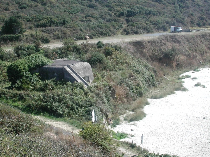 Vue générale de face du blockhaus ou casemate de Saint-Maurice