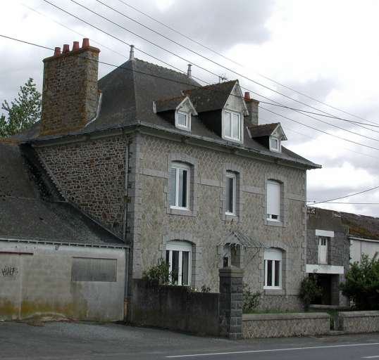 Vue générale ; Maison de type ternaire