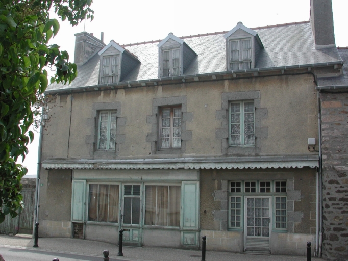 Vue générale de la façade antérieure
