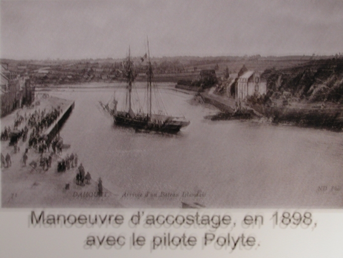Goélette Arthur : manoeuvre d'accostage avec le pilote Polyte en 1898 (collection Atelier du Patrimoine)