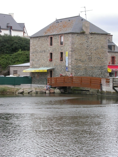 Le moulin, angle nord-est.