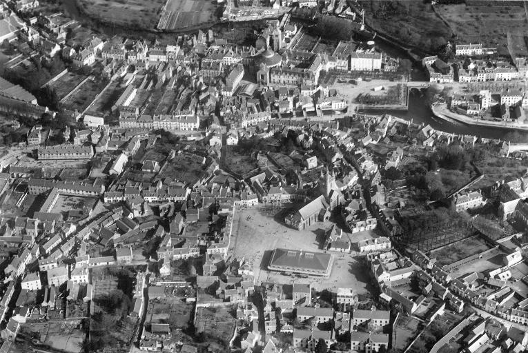 Vue aérienne de la ville, vers 1930