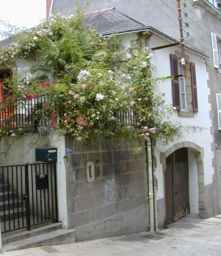 Anciennes écuries, élévation sur rue