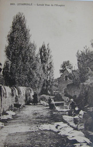 Rue des Gorgennes, lavoir sur le ruisseau du Dourdu, vers 1900