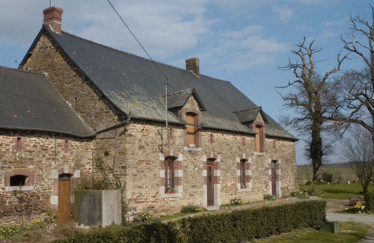 Vue générale sud ouest ; La Maison Neuve