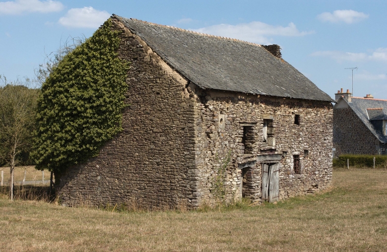 Vue générale sud-ouest ; La Triboulais : ancienne ferme du 18e siècle